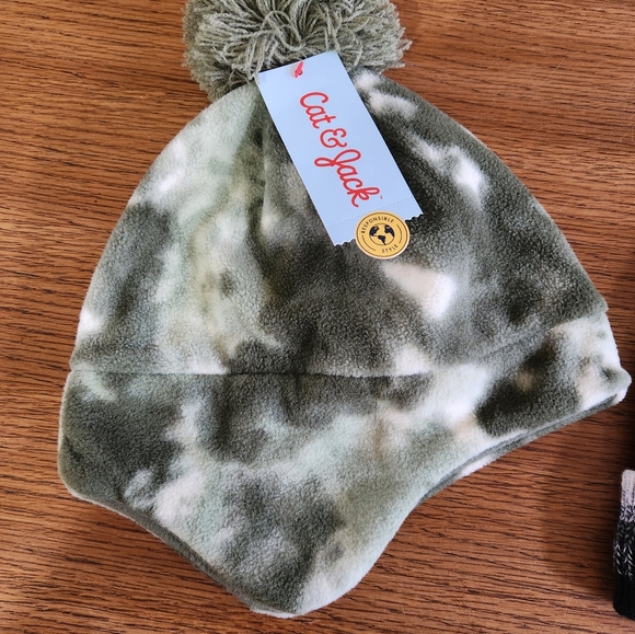 NWT Cat & Jack Lot of 2 Knit Fleece Winter Hats in Green and Black Youth OSFM - Picture 3 of 12